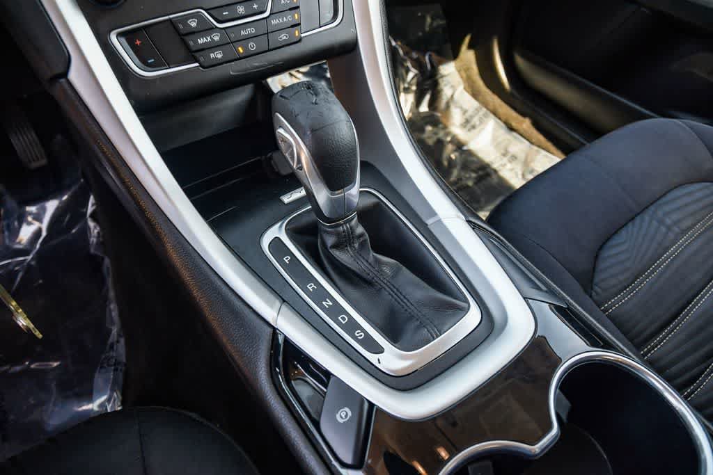 Used 2016 Ford Fusion SE FWD image 19