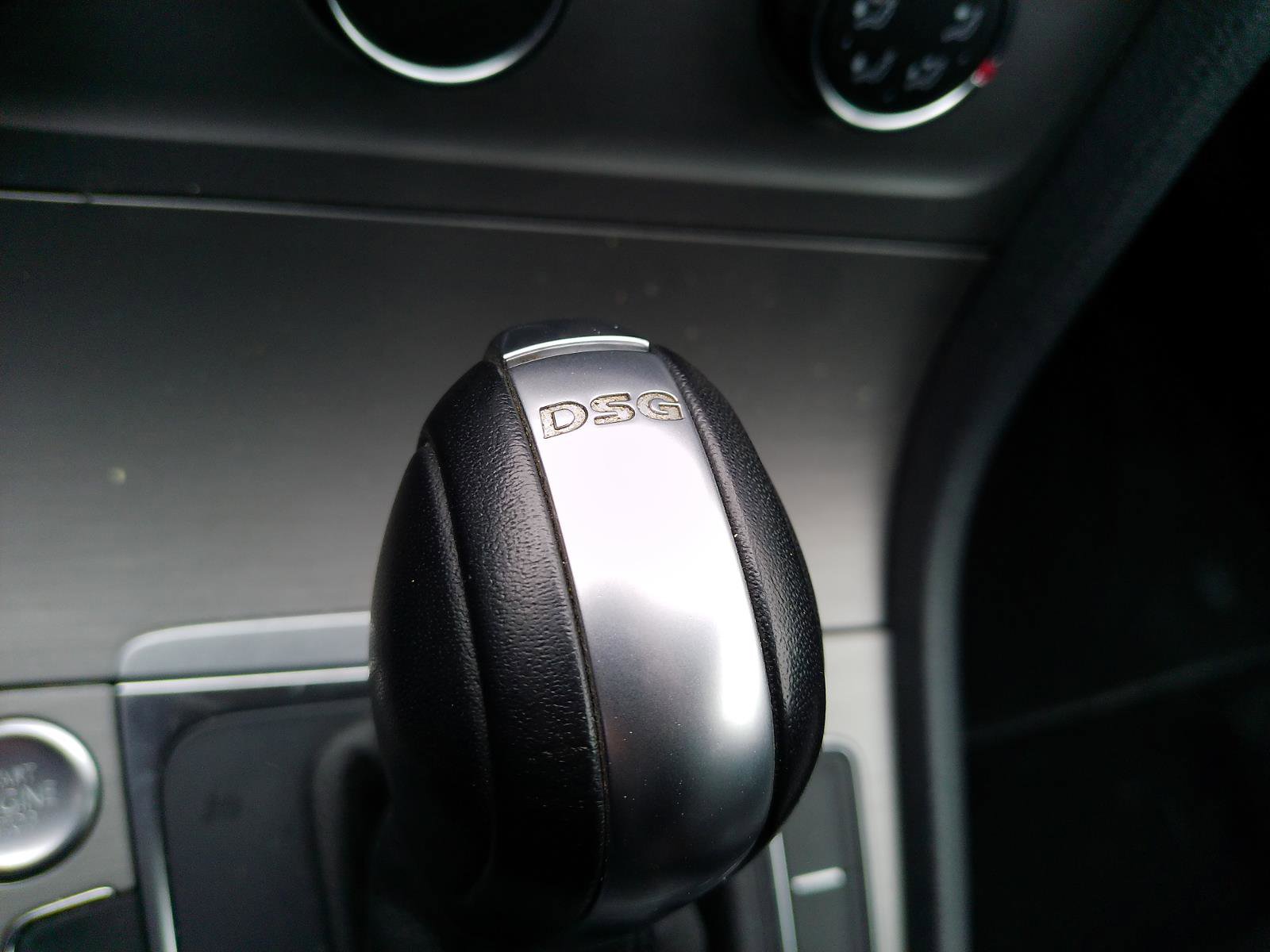 Used 2015 Volkswagen Golf TDI S image 9