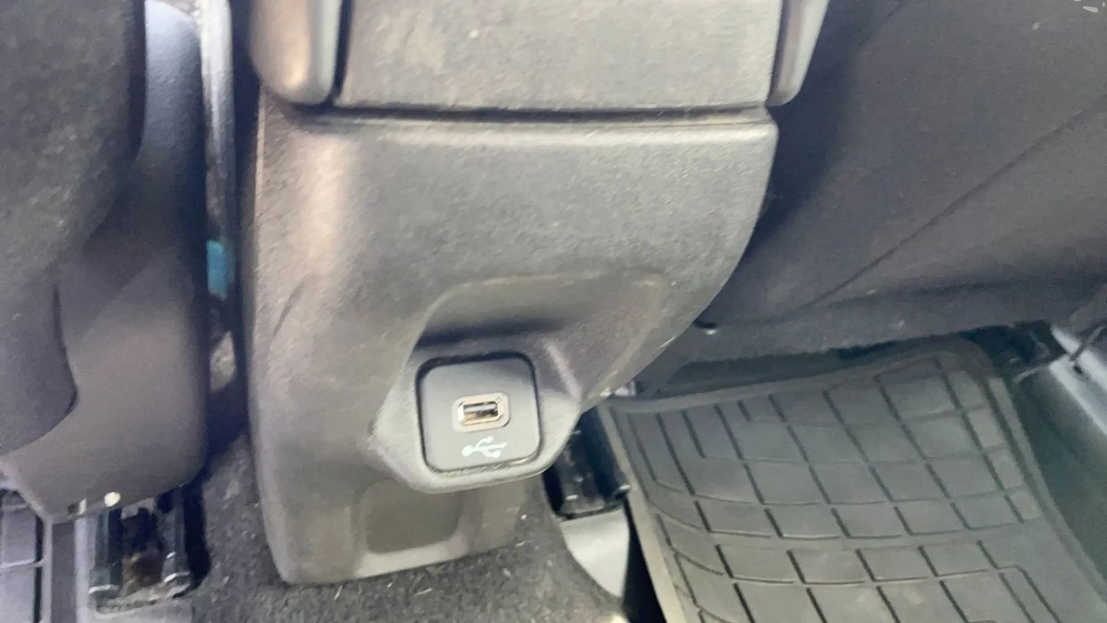 Used 2022 Jeep Renegade Latitude AWD/4WD image 37