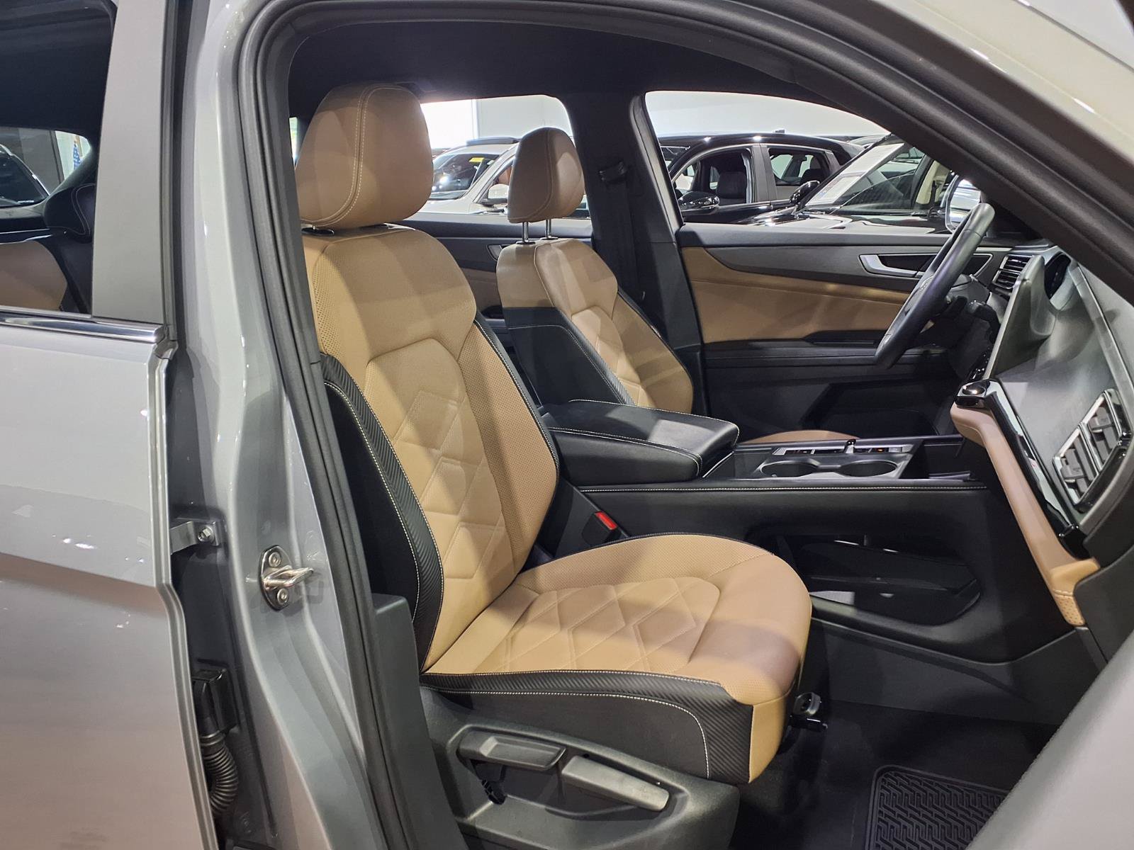 Used 2024 Volkswagen Atlas Cross Sport SE AWD/4WD image 19