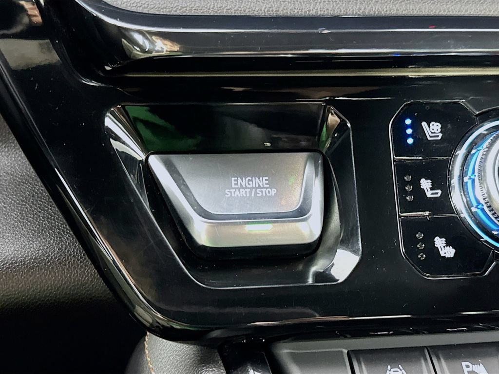 Used 2022 GMC Sierra 1500 AT4 w/ Technology Package AWD/4WD image 19