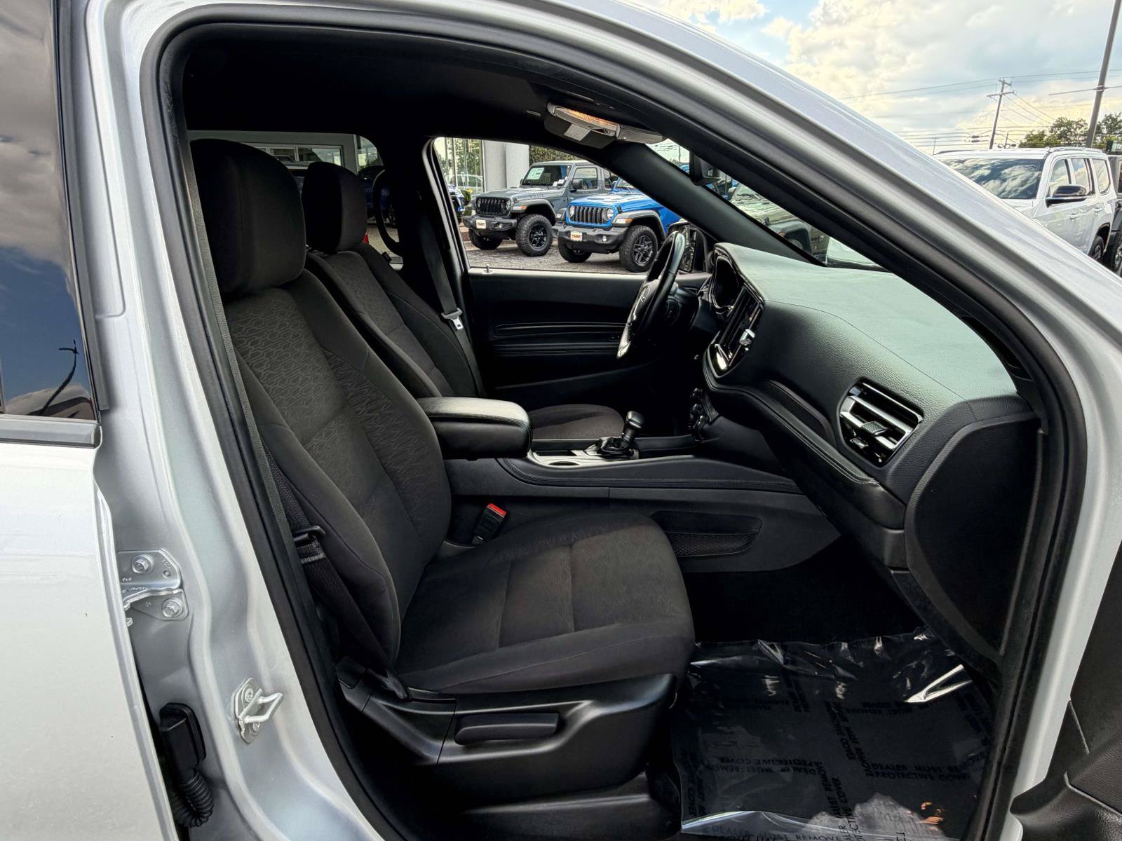 Used 2024 Dodge Durango SXT w/ SXT Blacktop Group AWD/4WD image 31