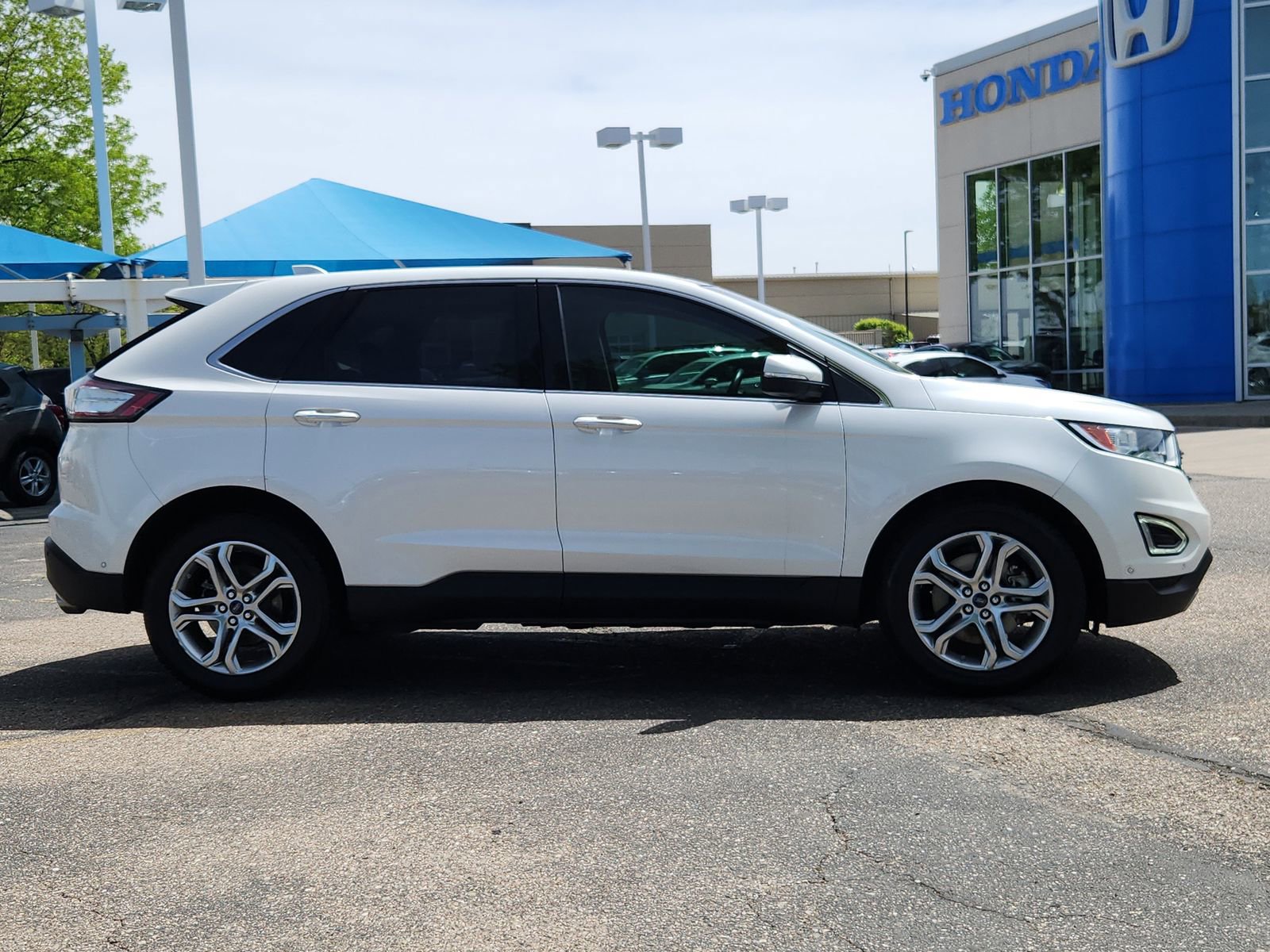 Used 2017 Ford Edge Titanium w/ Equipment Group 302A FWD image 6