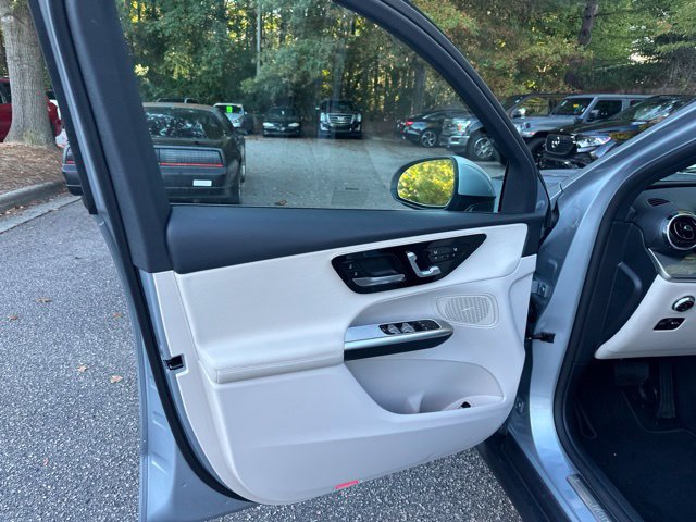 Used 2026 Mercedes-Benz GLC 300 image 12