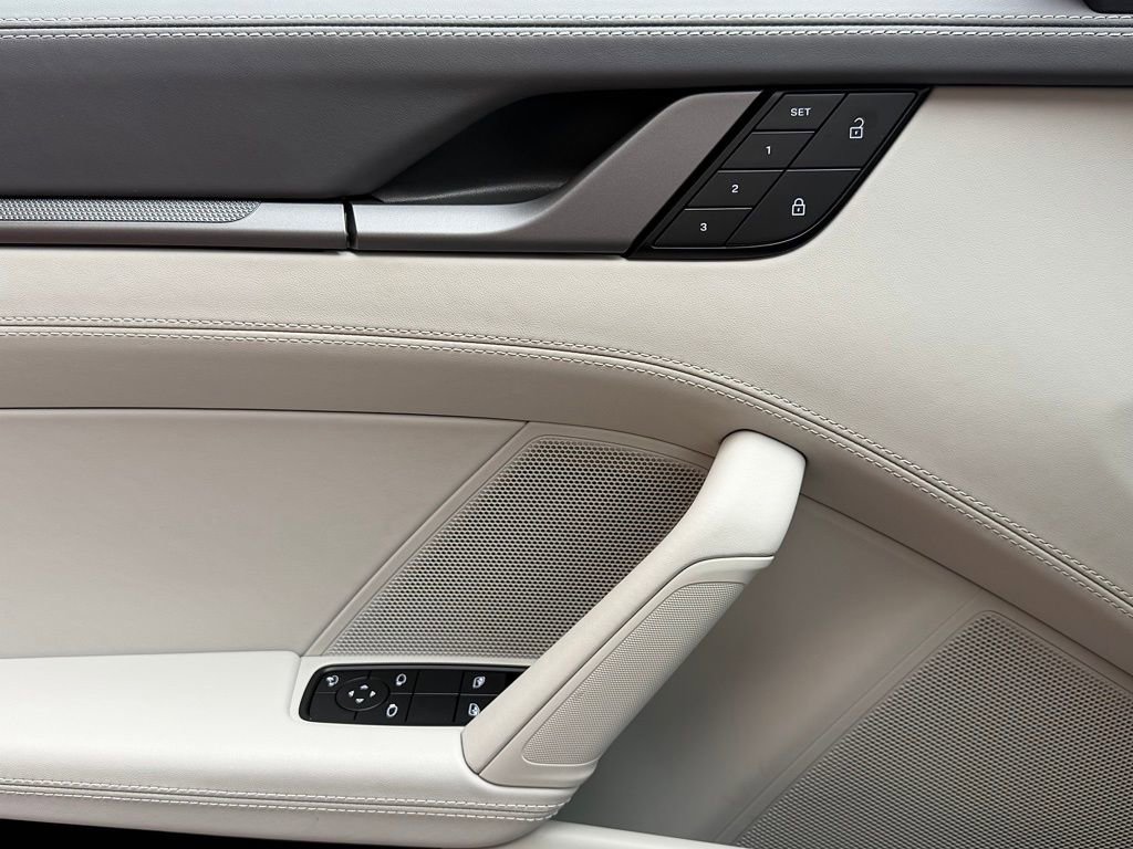Certified 2024 Porsche 911 Targa 4S w/ Premium Package image 17
