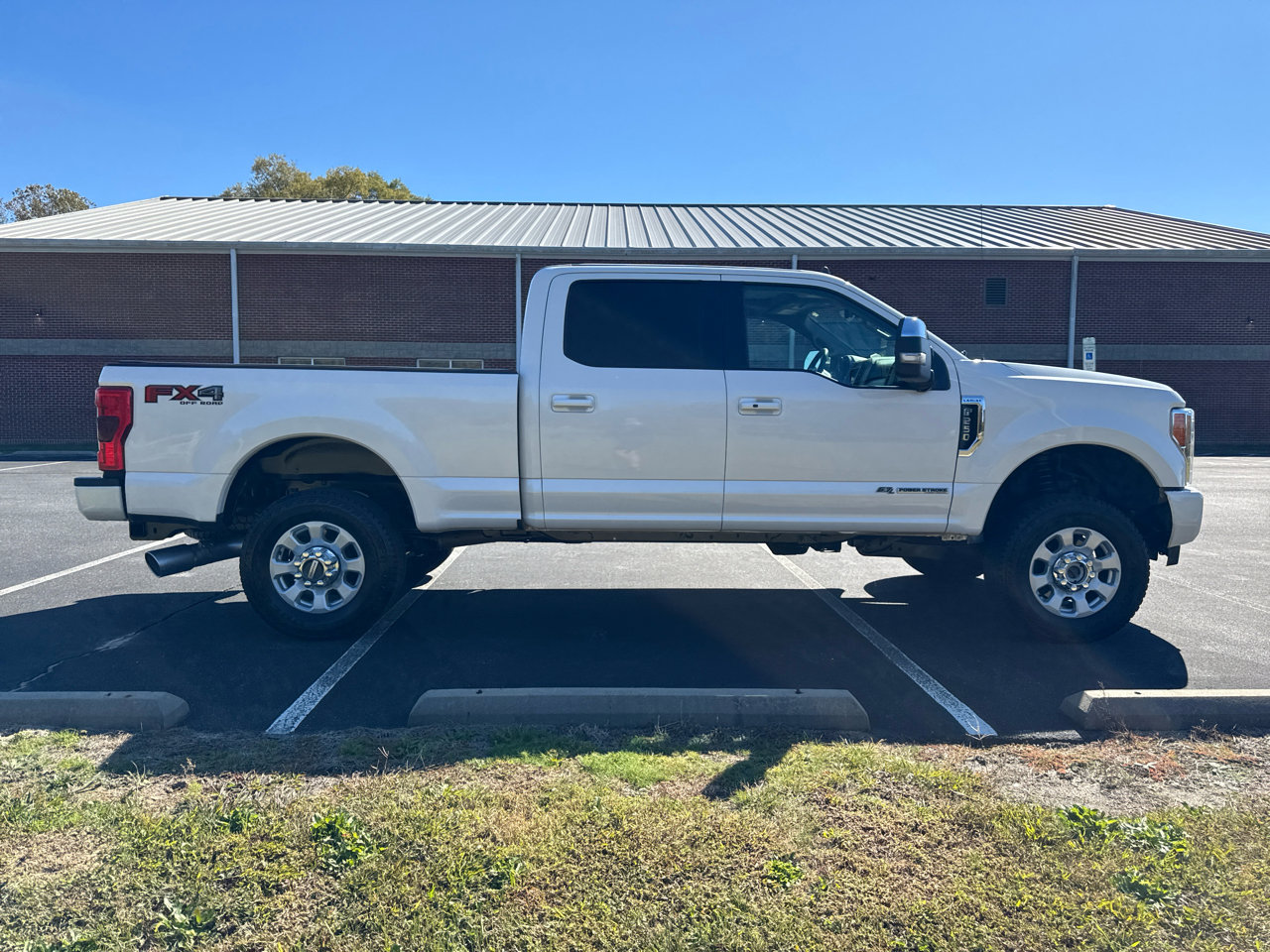Used 2019 Ford F250 Lariat w/ Lariat Ultimate Package image 3
