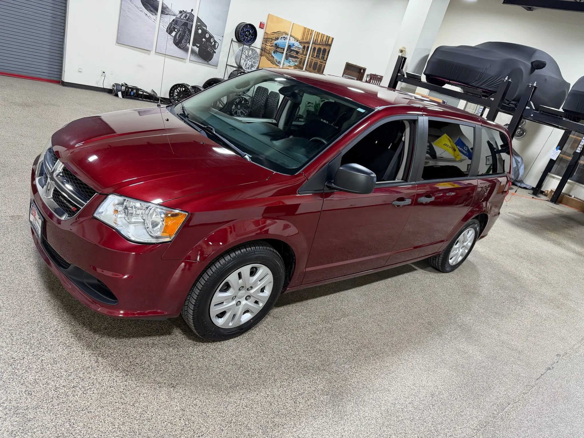 Used 2019 Dodge Grand Caravan SE image 9