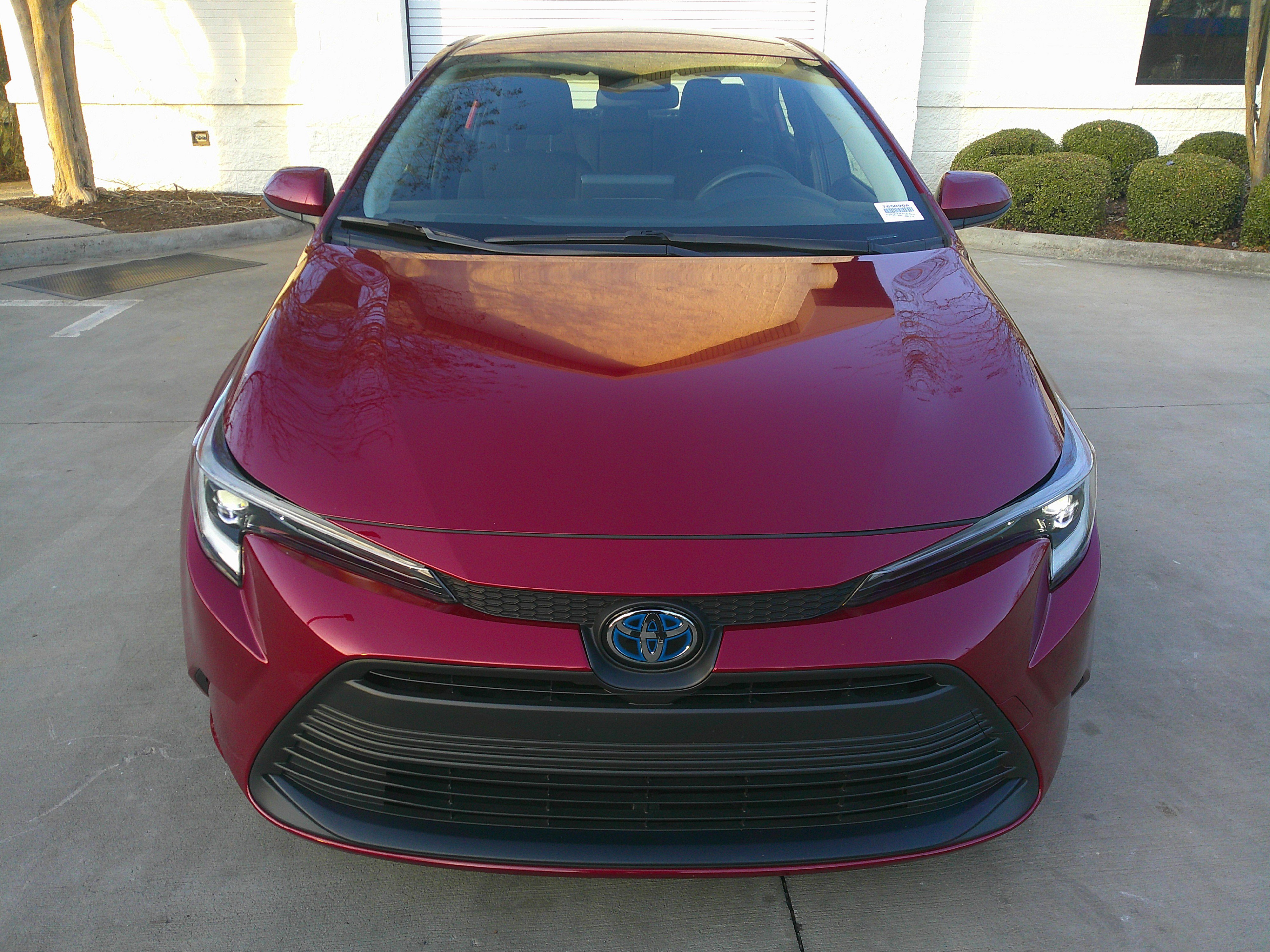 Used 2023 Toyota Corolla LE image 3