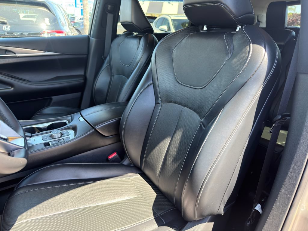 Used 2023 INFINITI QX60 Luxe w/ Cargo Package FWD image 15
