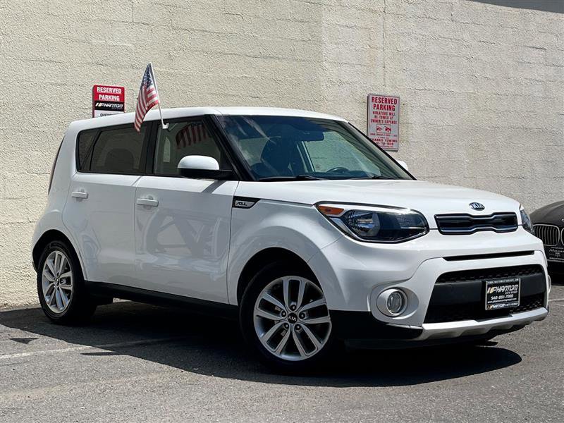 Used 2019 Kia Soul + image 3