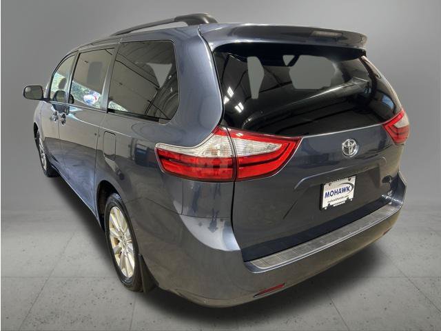 Used 2017 Toyota Sienna LE AWD/4WD image 3