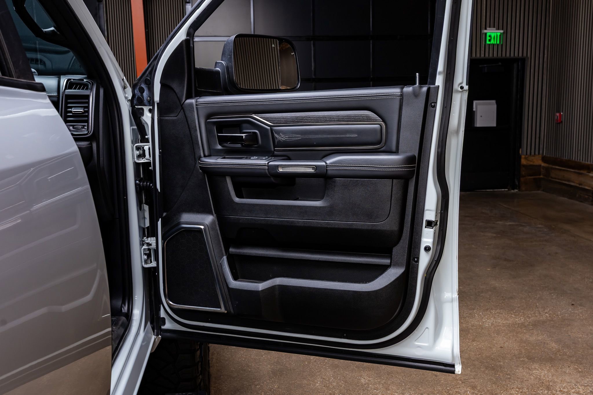 Used 2022 RAM 2500 Limited w/ Night Edition AWD/4WD image 36