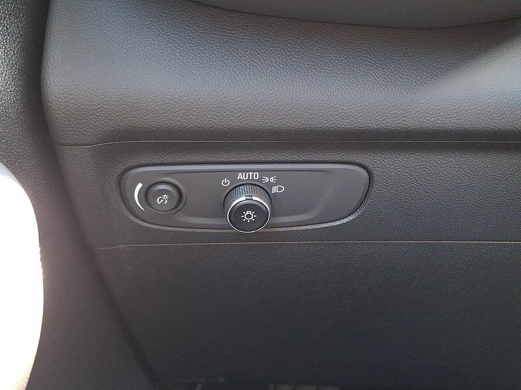 Used 2023 Buick Envision Essence w/ Sport Touring Package AWD/4WD image 29