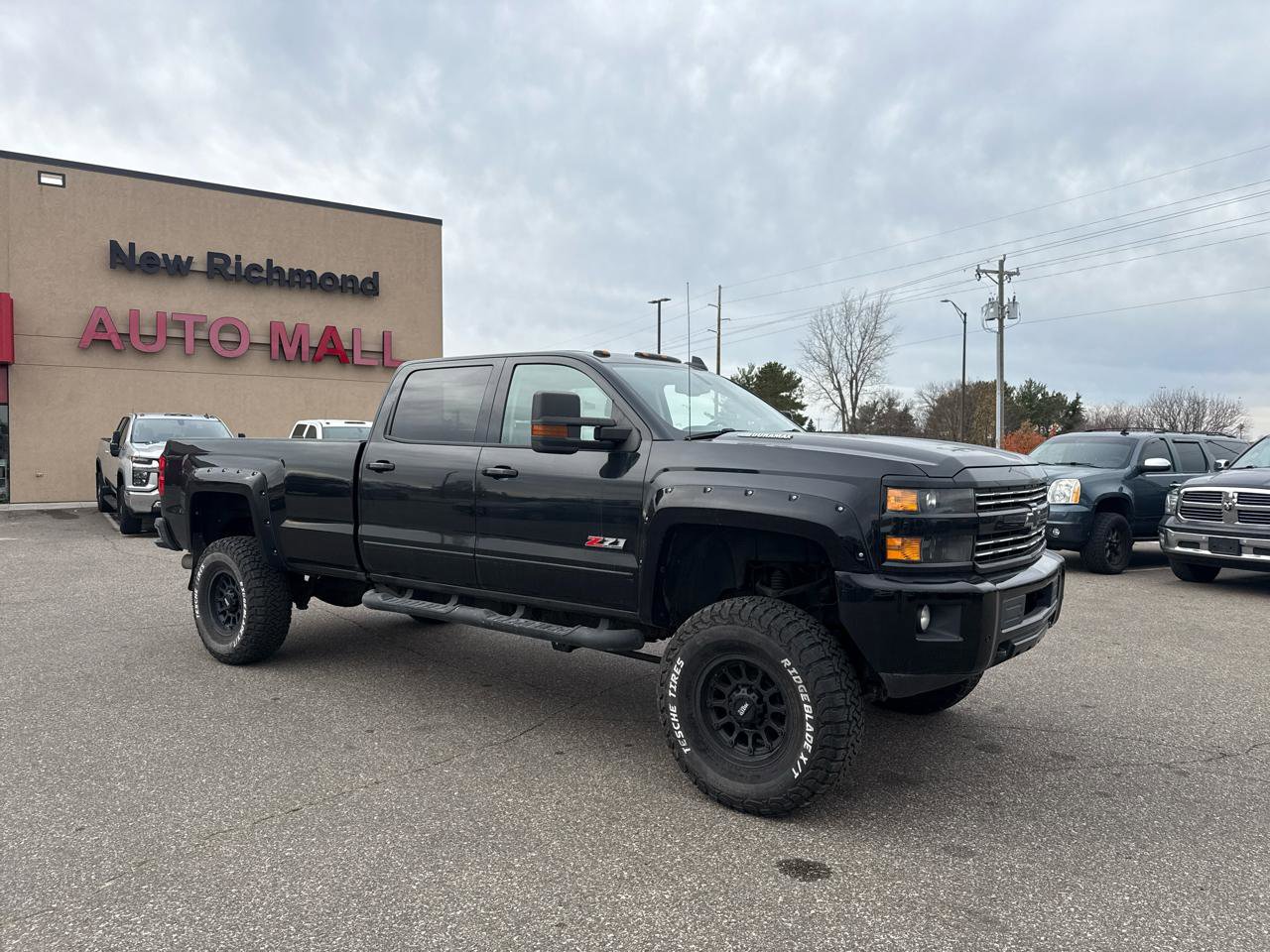 Used 2016 Chevrolet Silverado 2500 LT w/ Midnight Edition AWD/4WD image 7
