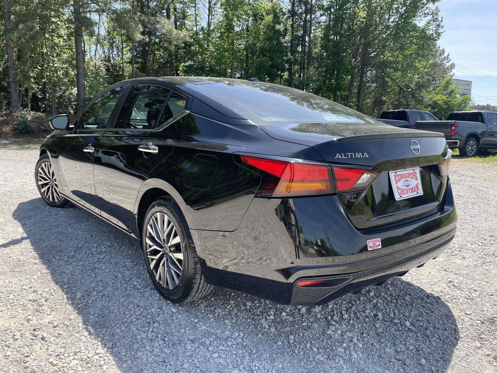 Used 2023 Nissan Altima 2.5 SV FWD image 23