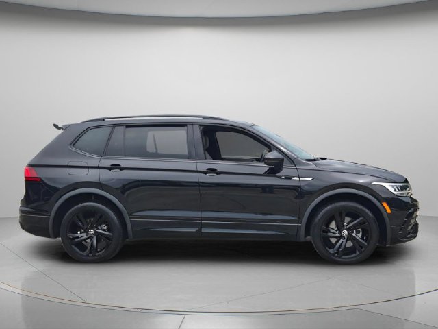 Used 2024 Volkswagen Tiguan SE R-Line FWD image 7