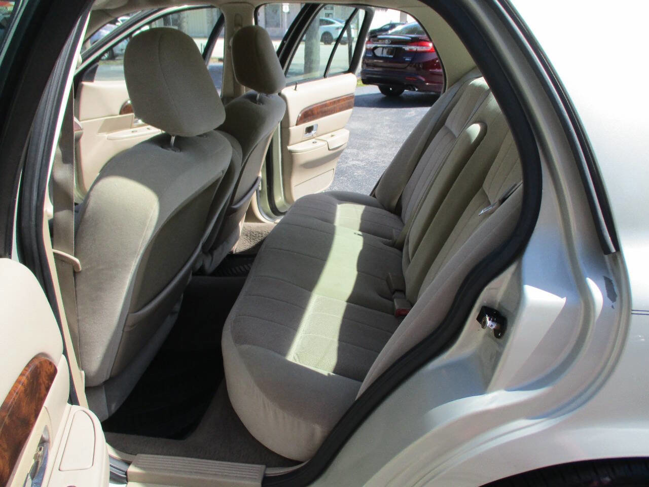 Used 2005 Mercury Grand Marquis GS image 17