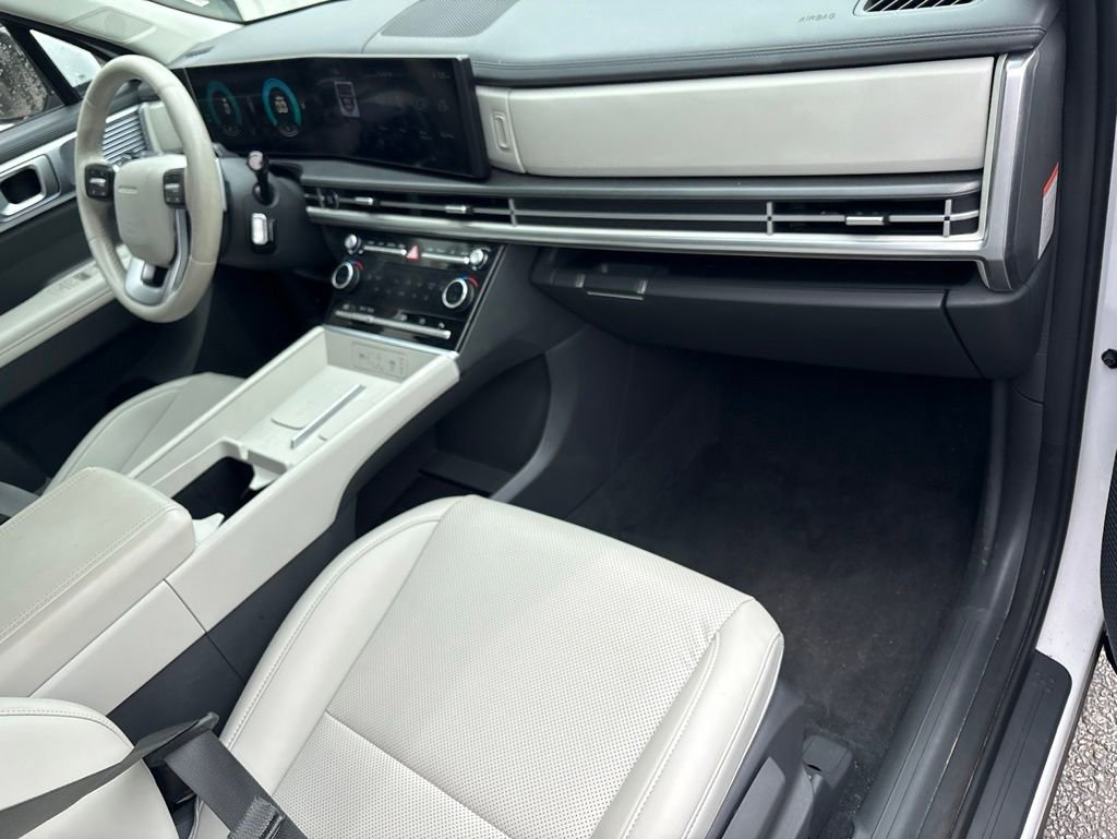 Used 2025 Hyundai Santa Fe SEL FWD image 34