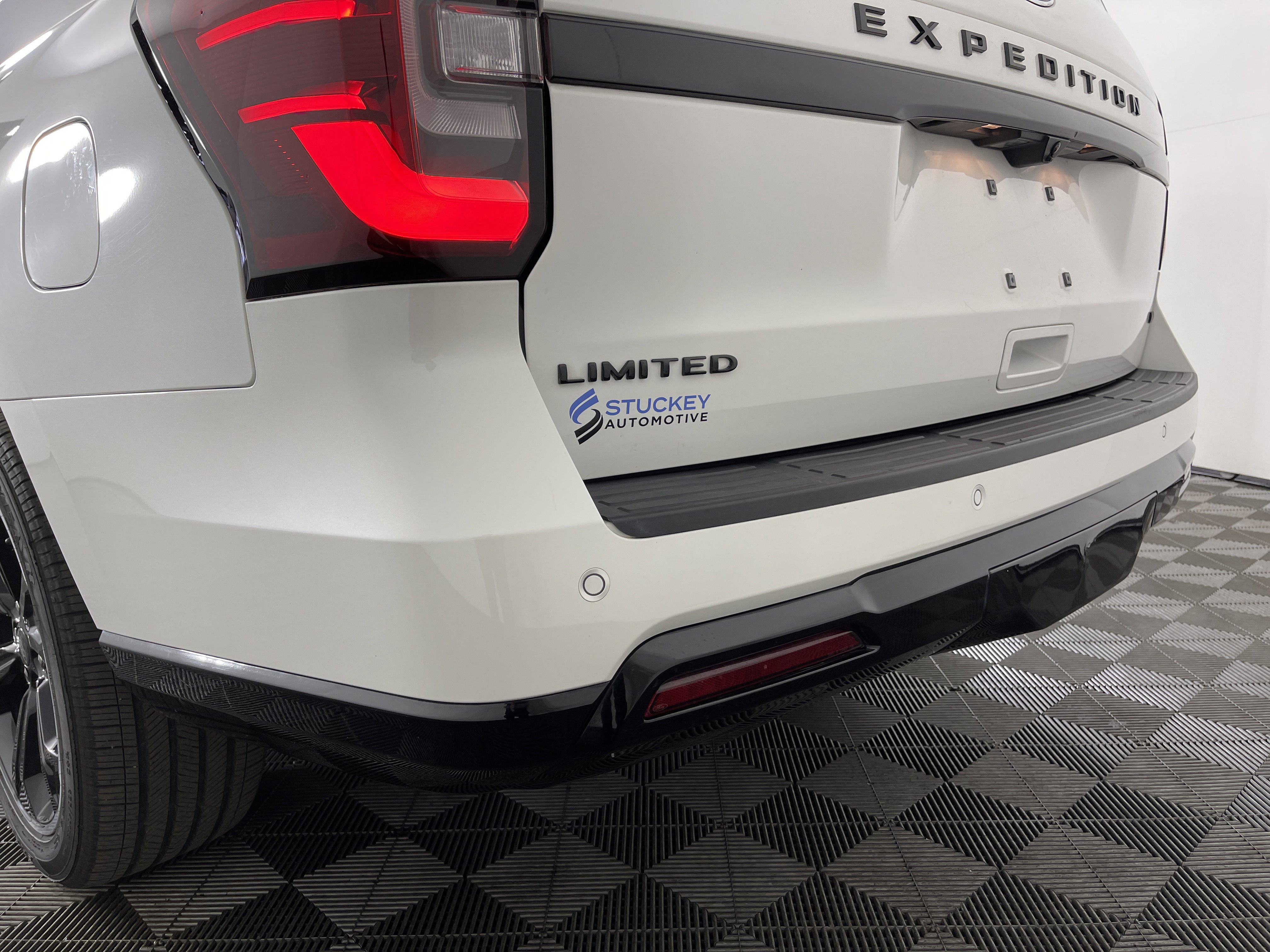 Used 2022 Ford Expedition Max Limited image 7