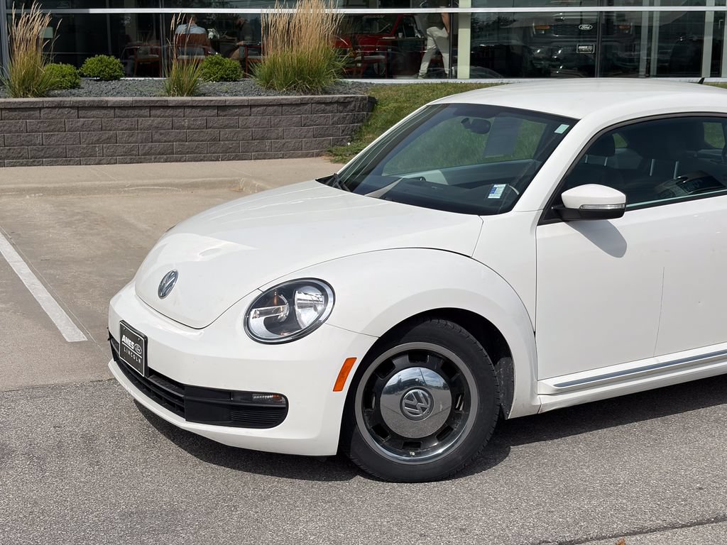 Used 2012 Volkswagen Beetle 2.5 FWD image 2