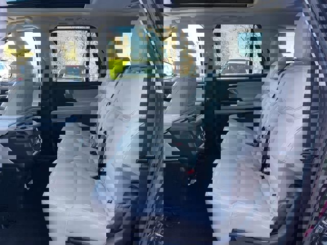 Certified 2025 Ford Expedition Max Platinum image 12