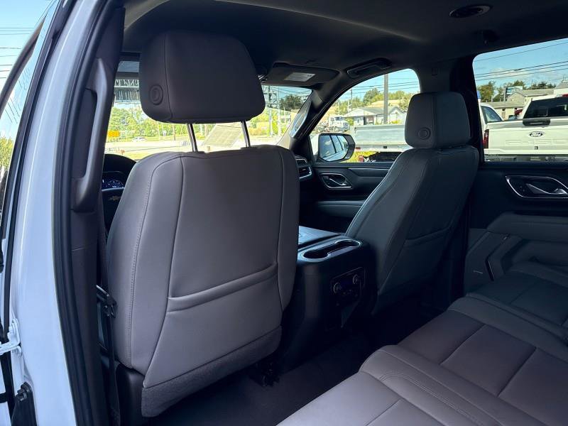 Used 2024 Chevrolet Suburban LT image 38