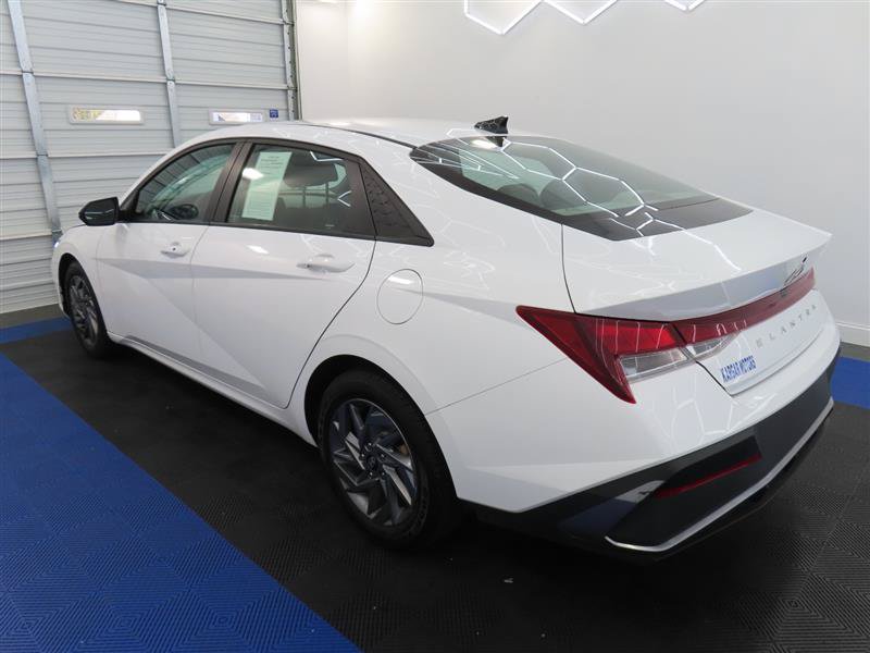 Used 2024 Hyundai Elantra SEL FWD image 10