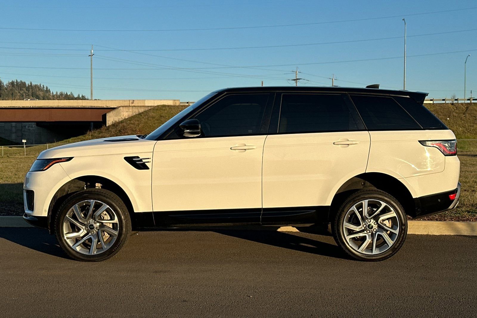 Used 2019 Land Rover Range Rover Sport HSE image 6