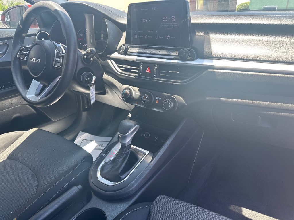 Used 2022 Kia Forte LXS w/ LXS Technology Package FWD image 8