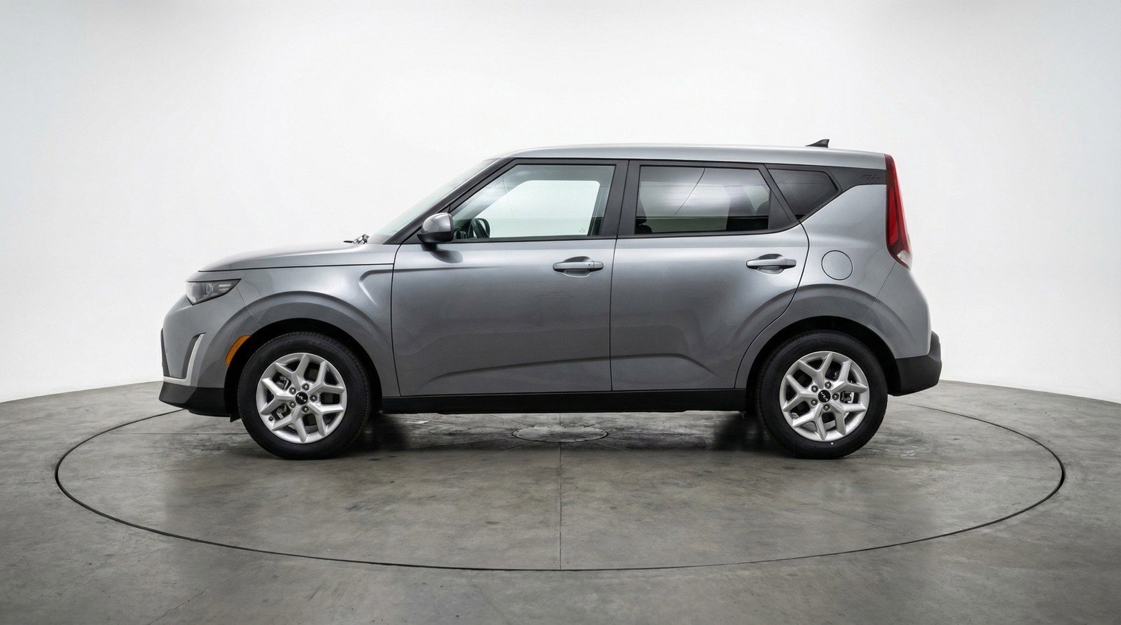 Used 2025 Kia Soul LX w/ LX Technology Package FWD image 5
