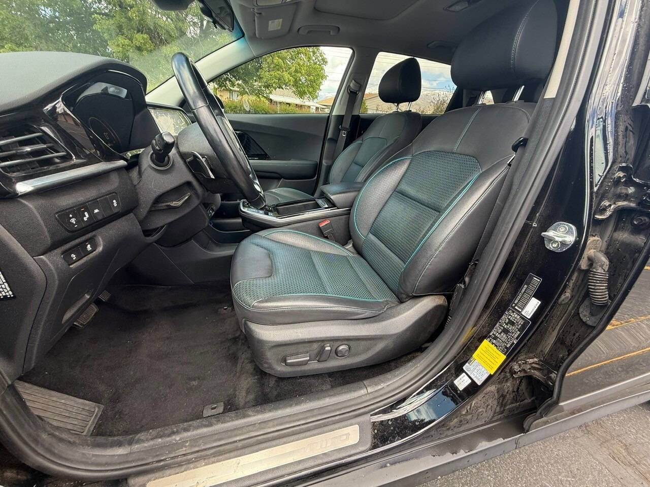 Used 2020 Kia Niro EX Premium w/ Cold Weather Package FWD image 10