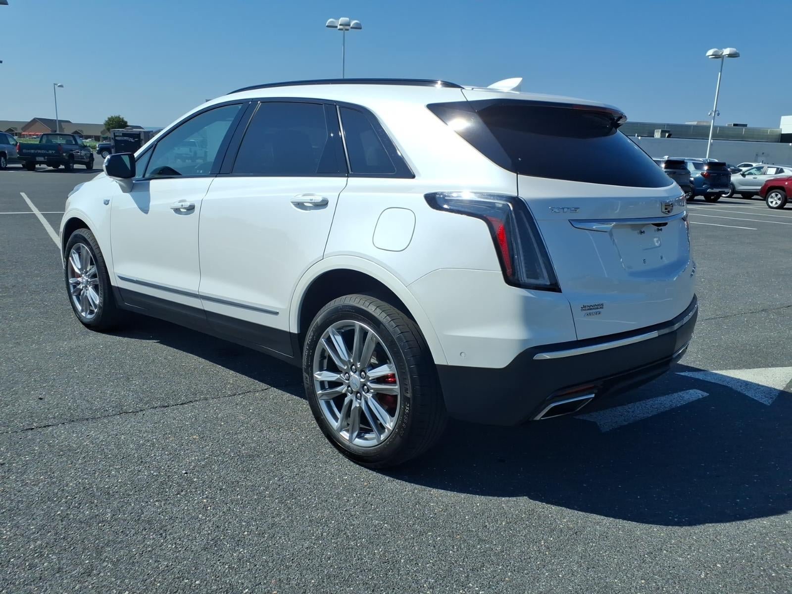 Certified 2025 Cadillac XT5 Sportv w/ Technology Package AWD/4WD image 6