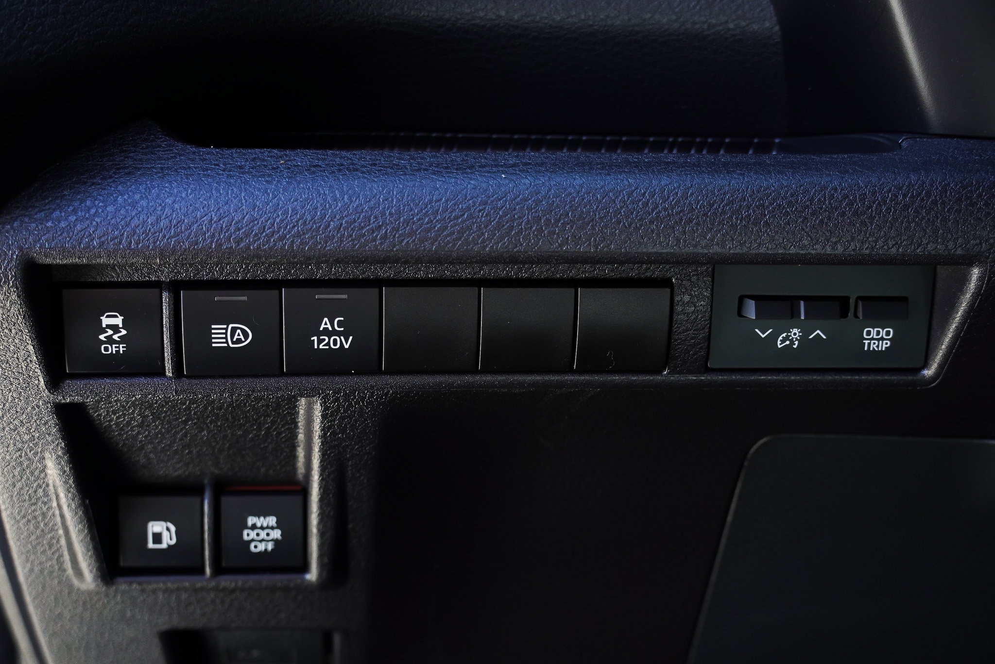 Certified 2025 Toyota Sienna XLE Woodland Edition AWD/4WD image 19