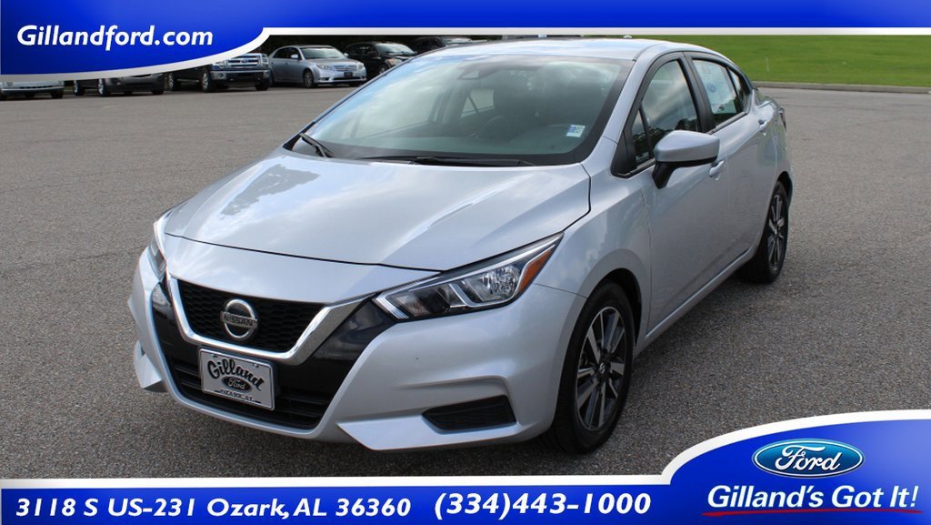 Used 2022 Nissan Versa SV image 1