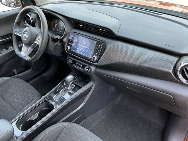 Used 2022 Nissan Kicks SV w/ Interior Electronics Package FWD image 19