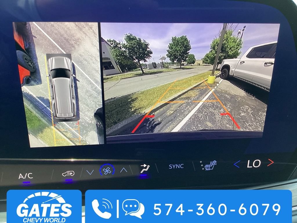 Used 2025 Chevrolet Suburban Z71 AWD/4WD image 19