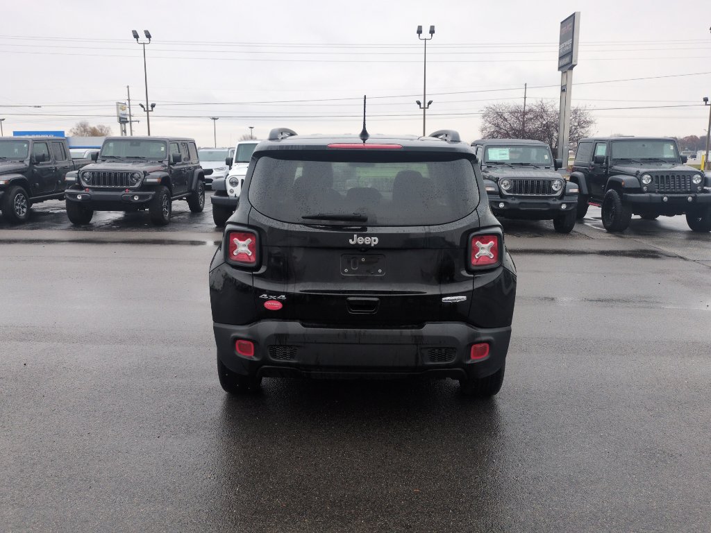 Used 2020 Jeep Renegade Latitude w/ Cold Weather Group image 7