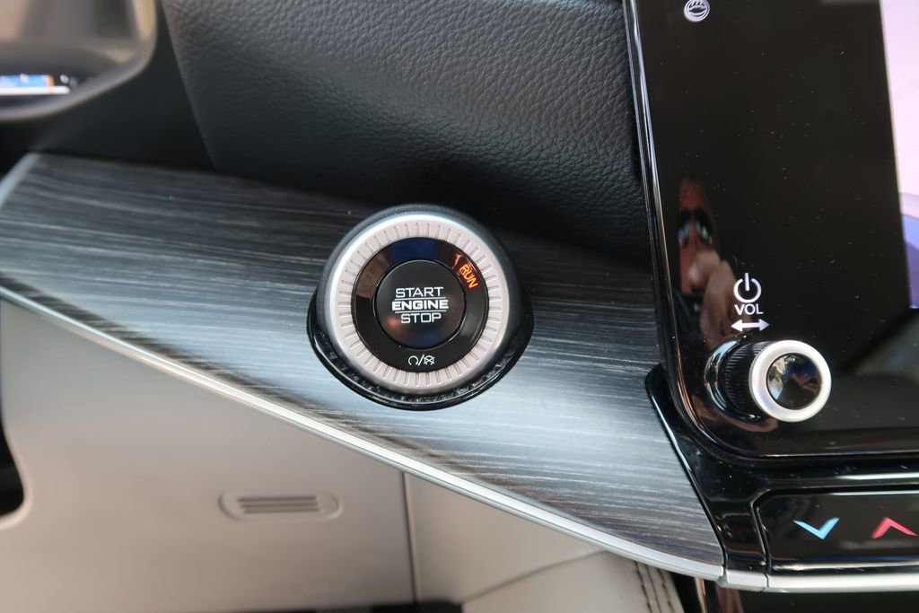 Used 2024 Jeep Wagoneer L Series II image 25