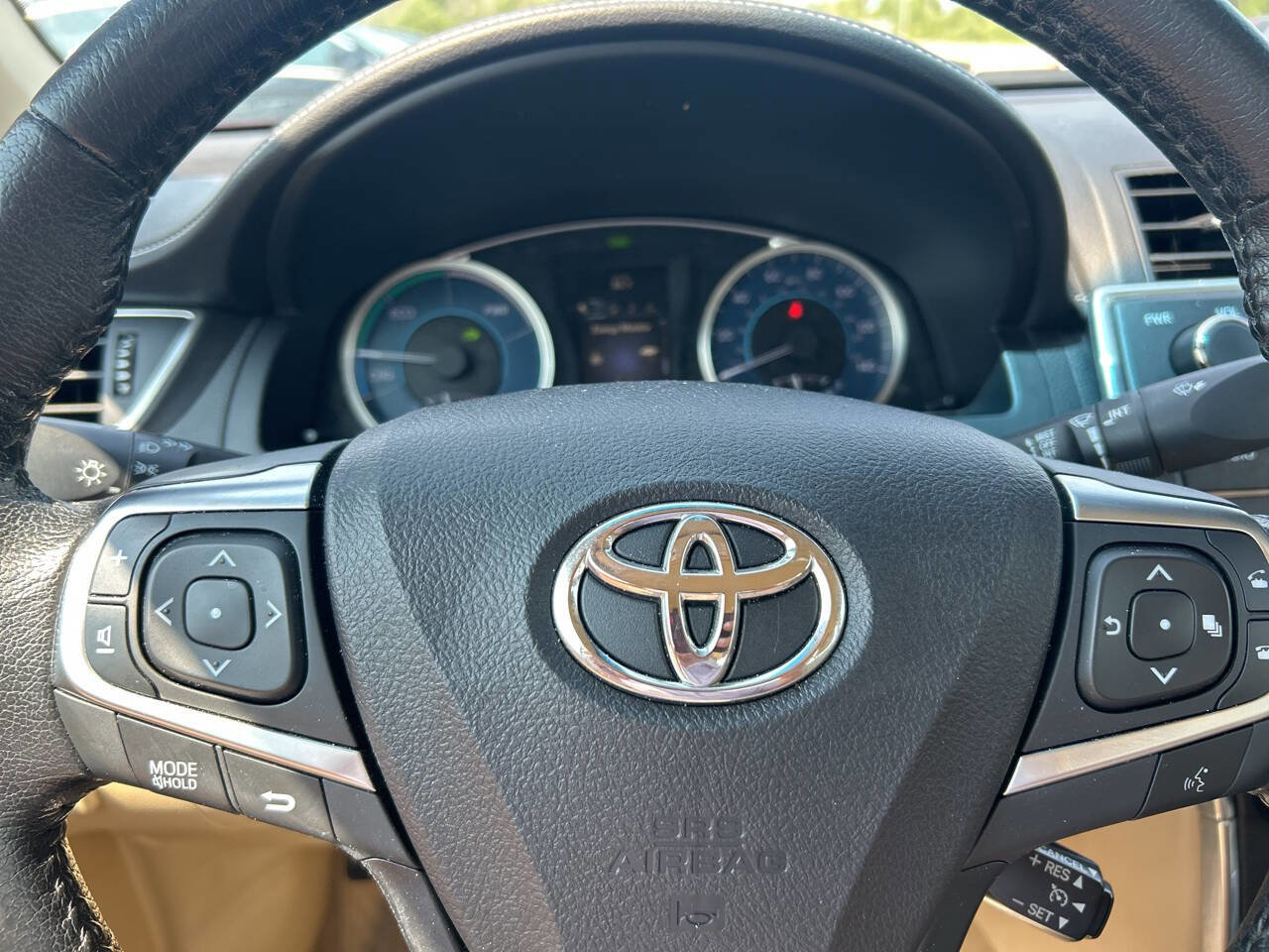 Used 2015 Toyota Camry XLE image 23