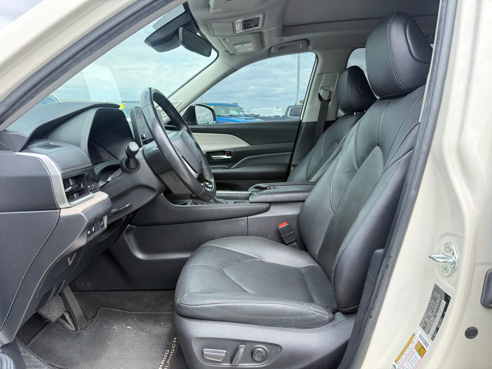 Used 2024 Toyota Grand Highlander FWD image 5