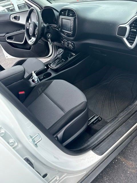 Used 2020 Kia Soul LX FWD image 14