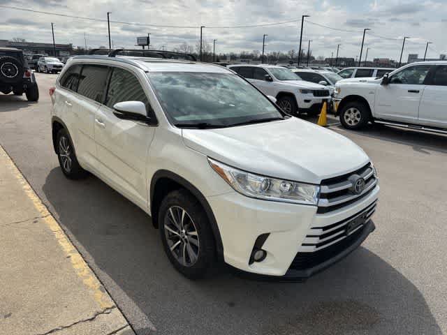 Used 2017 Toyota Highlander XLE image 23