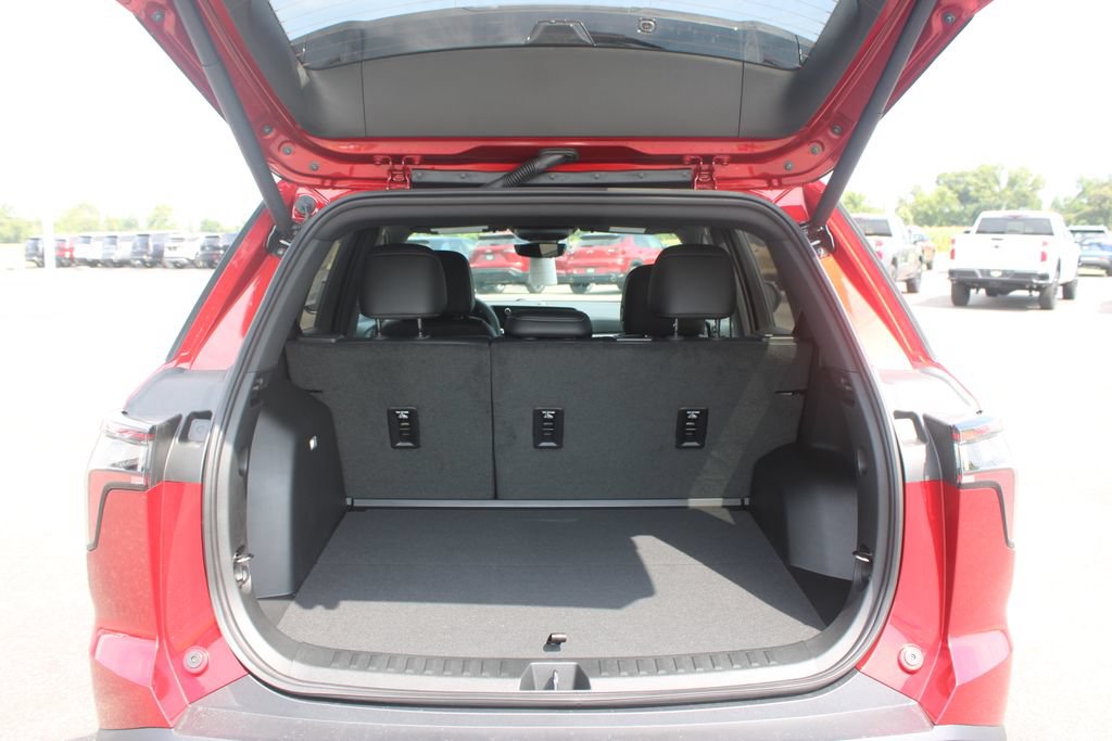 New 2027 Chevrolet Equinox LT w/ Convenience Package II FWD image 17