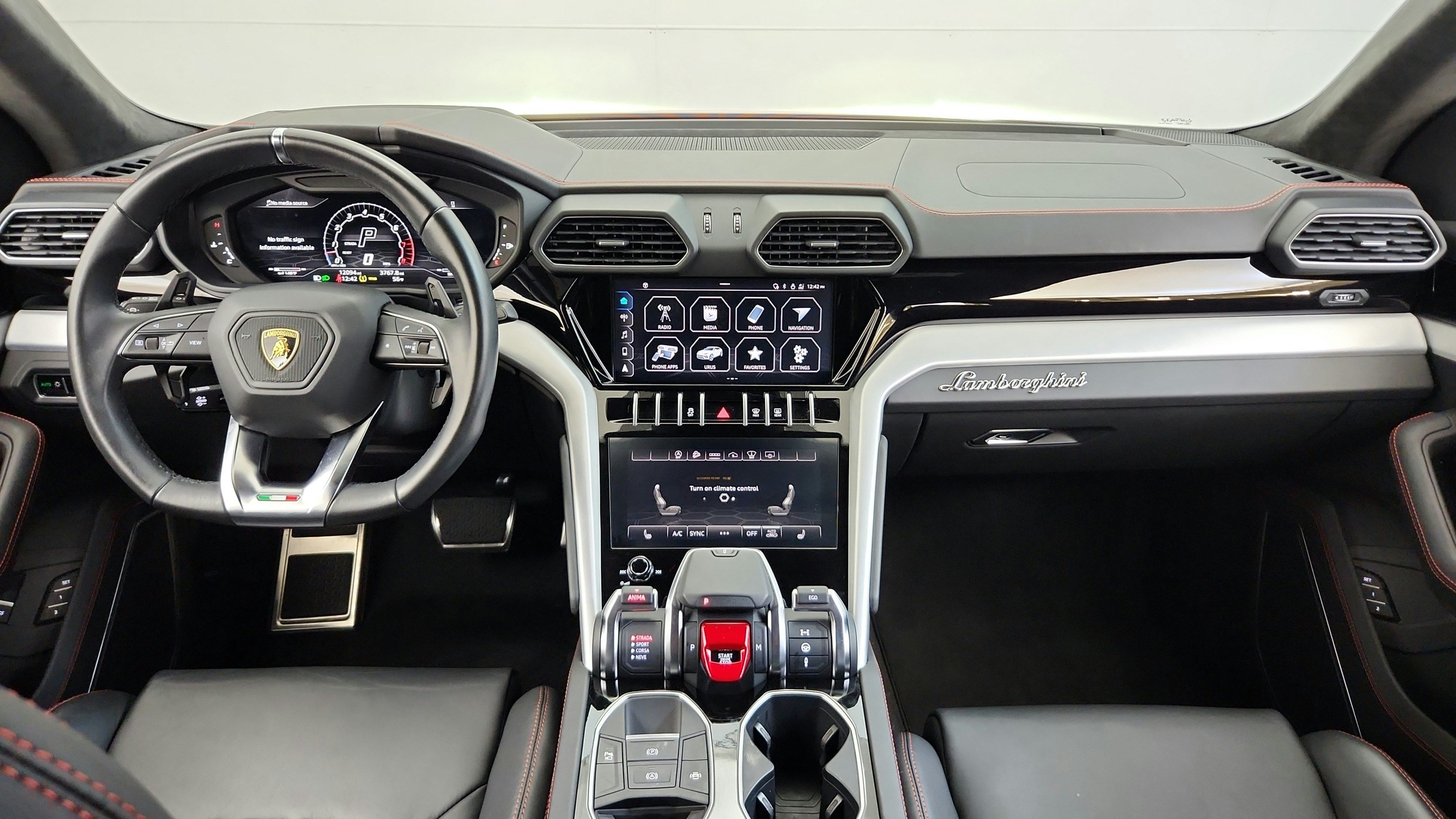 Used 2022 Lamborghini Urus AWD/4WD image 19