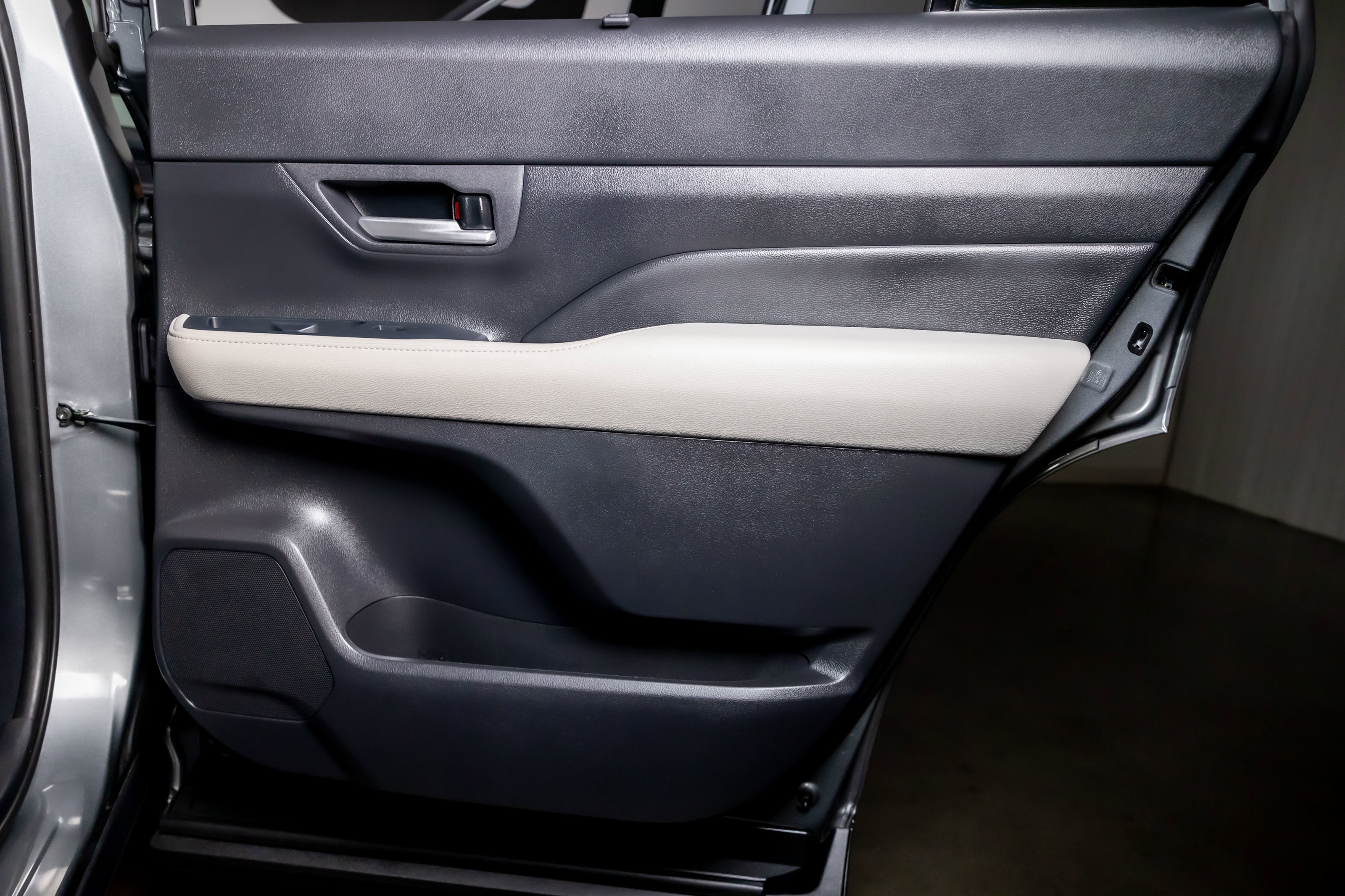 Used 2025 Toyota Grand Highlander FWD image 40