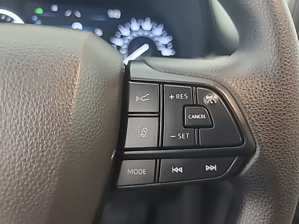 Used 2026 Toyota Sienna LE FWD image 31
