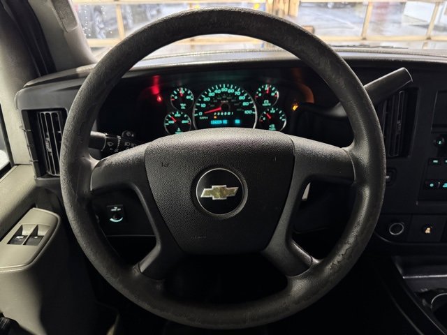 Used 2018 Chevrolet Express 2500 Extended image 15