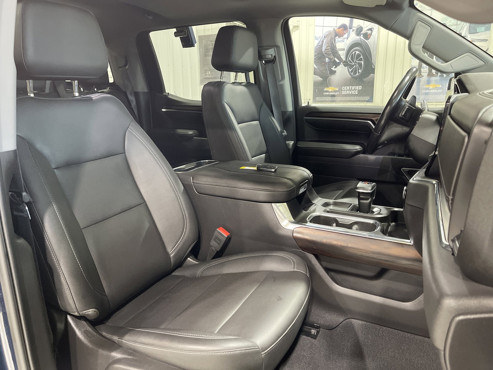 Used 2023 GMC Sierra 1500 SLT w/ SLT Premium Package AWD/4WD image 19