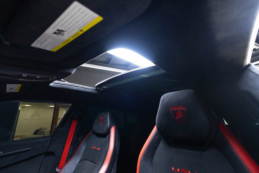 Used 2024 Lamborghini Urus Performante AWD/4WD image 60