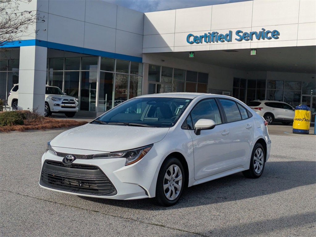 Used 2025 Toyota Corolla LE image 4